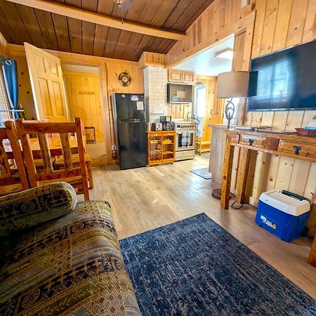 Yellowstone'S Treasure Cabins Gardiner Exteriör bild