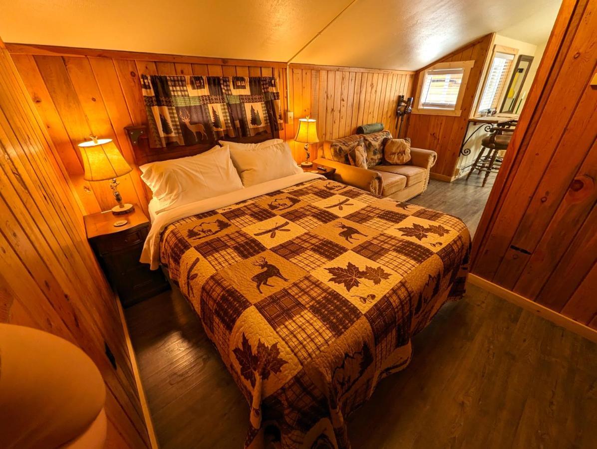 Yellowstone'S Treasure Cabins Gardiner Exteriör bild