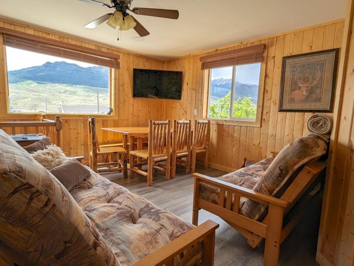 Yellowstone'S Treasure Cabins Gardiner Exteriör bild