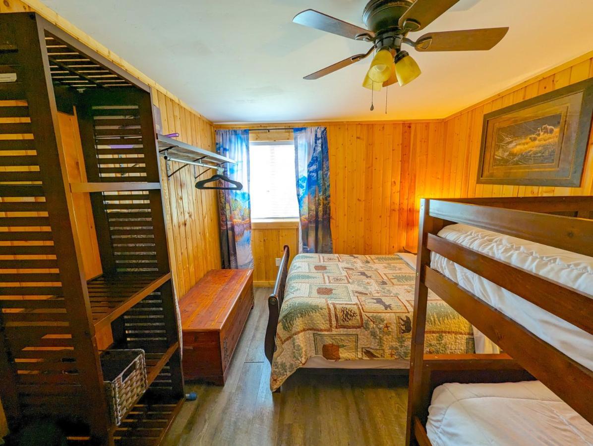 Yellowstone'S Treasure Cabins Gardiner Exteriör bild