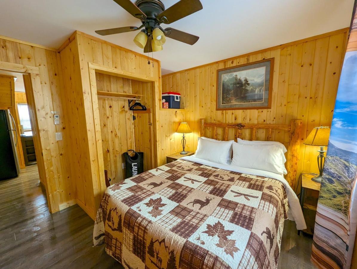 Yellowstone'S Treasure Cabins Gardiner Exteriör bild