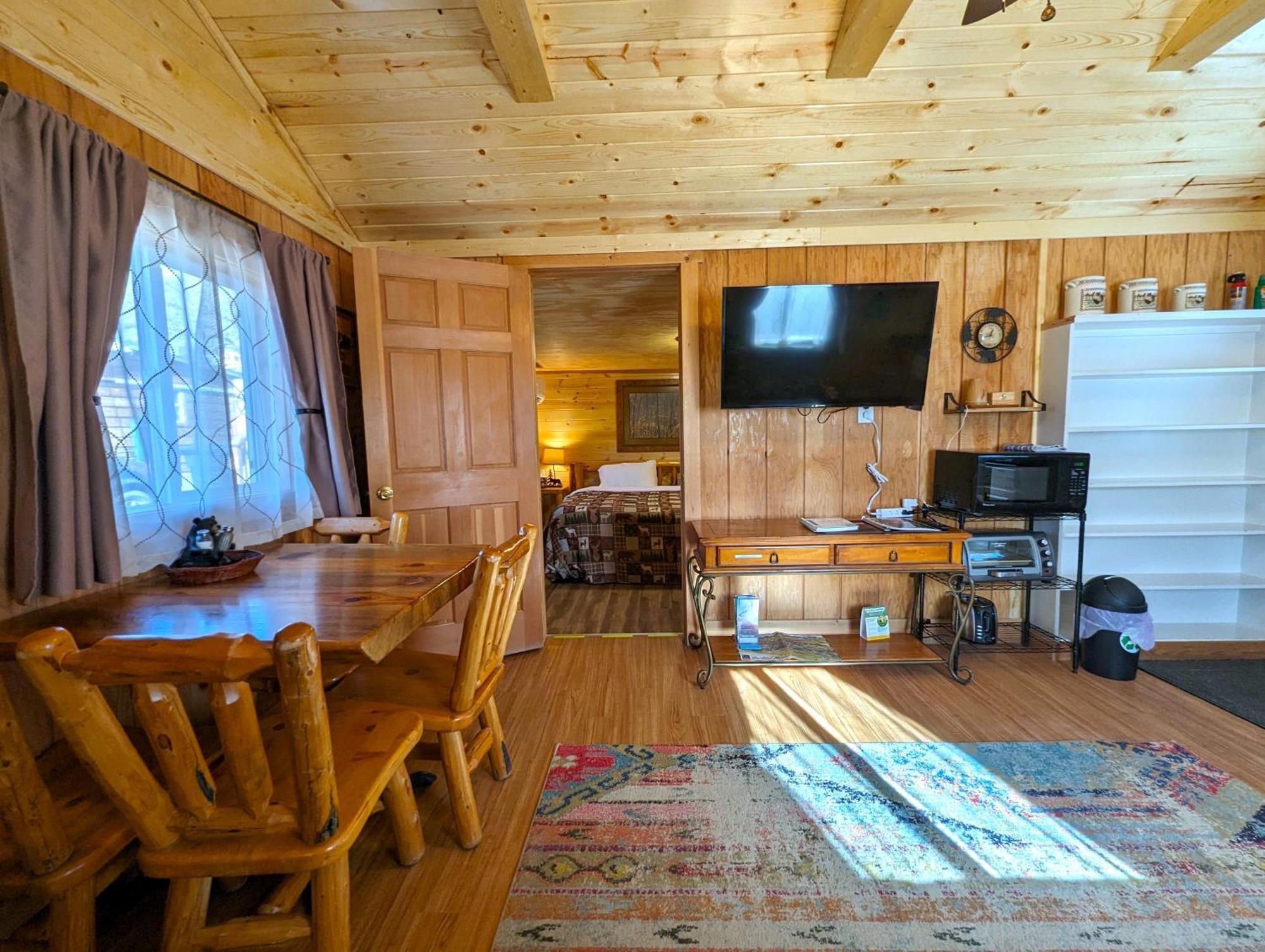 Yellowstone'S Treasure Cabins Gardiner Exteriör bild