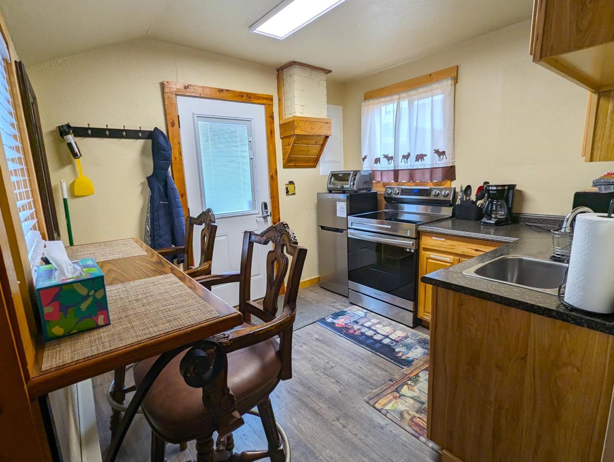Yellowstone'S Treasure Cabins Gardiner Exteriör bild