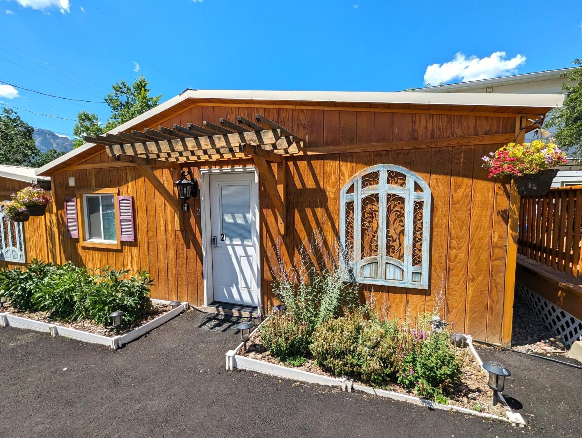 Yellowstone'S Treasure Cabins Gardiner Exteriör bild