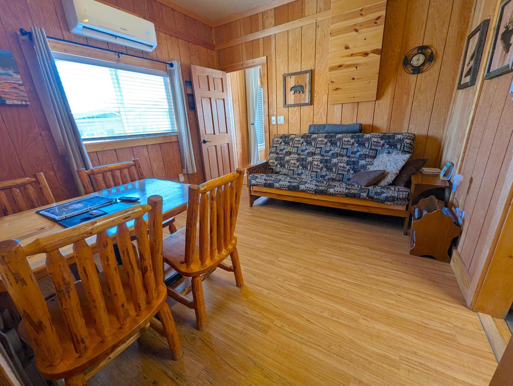 Yellowstone'S Treasure Cabins Gardiner Exteriör bild