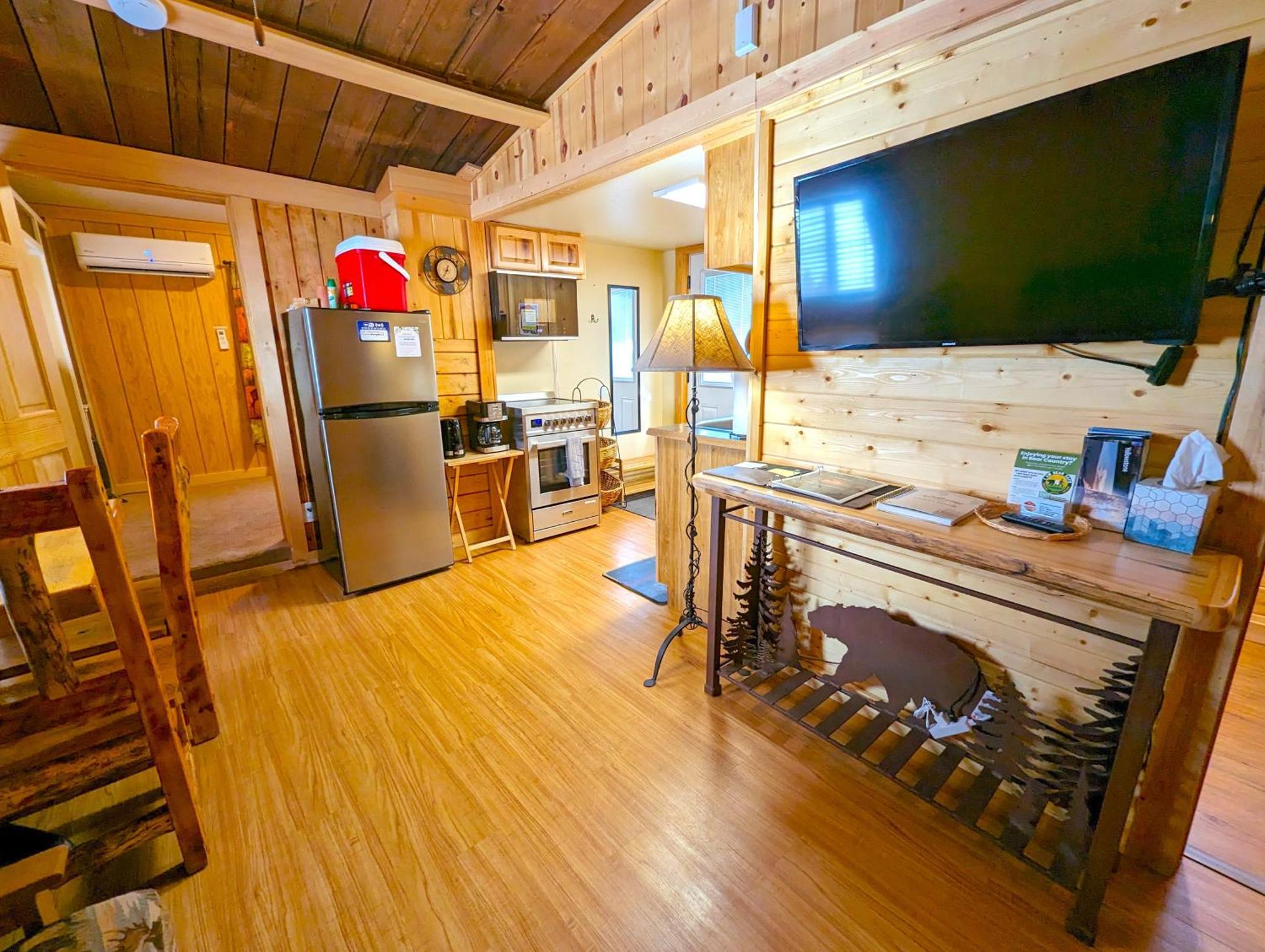 Yellowstone'S Treasure Cabins Gardiner Exteriör bild