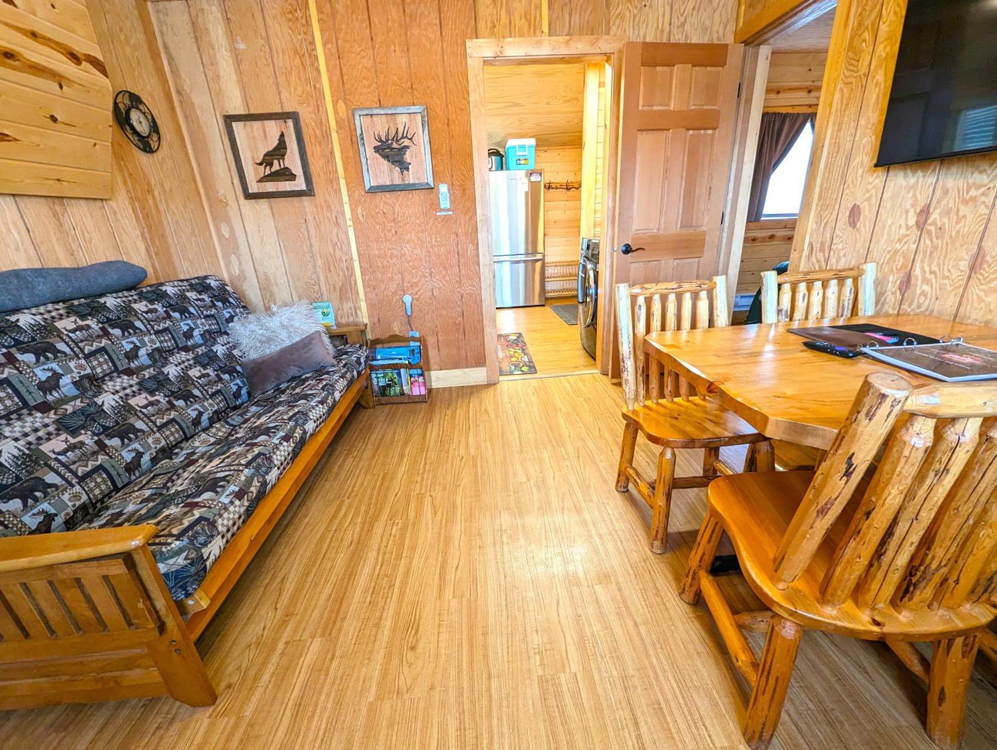 Yellowstone'S Treasure Cabins Gardiner Exteriör bild