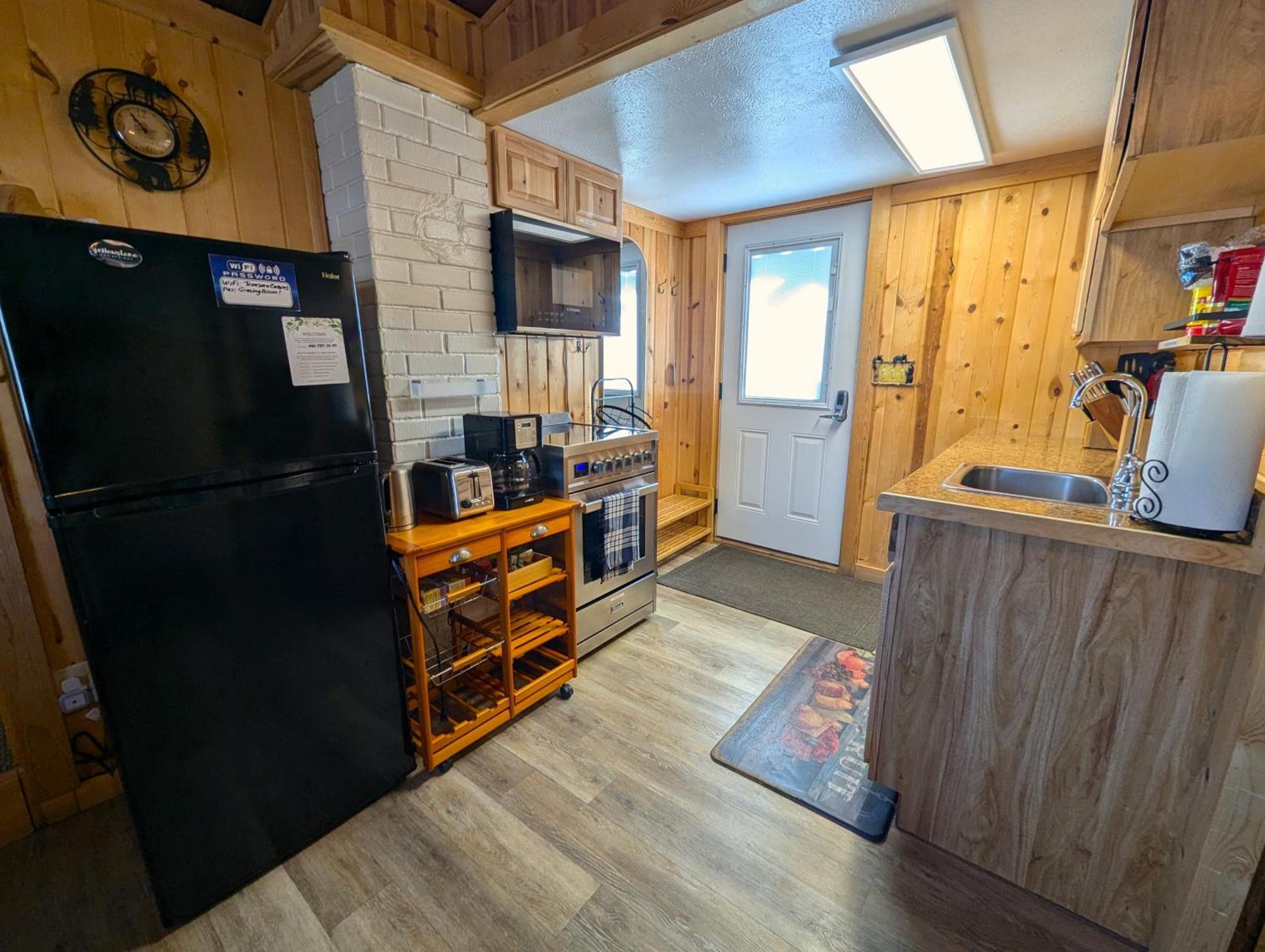 Yellowstone'S Treasure Cabins Gardiner Exteriör bild