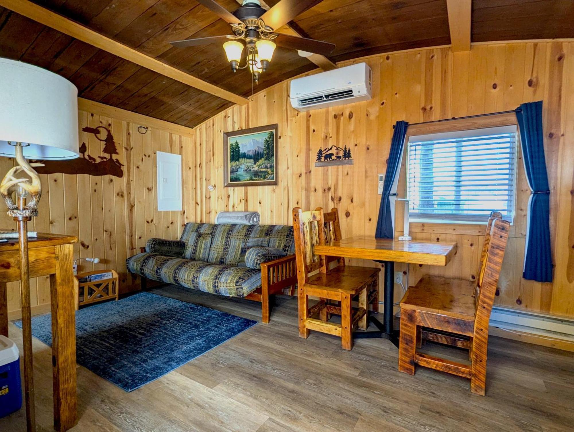 Yellowstone'S Treasure Cabins Gardiner Exteriör bild