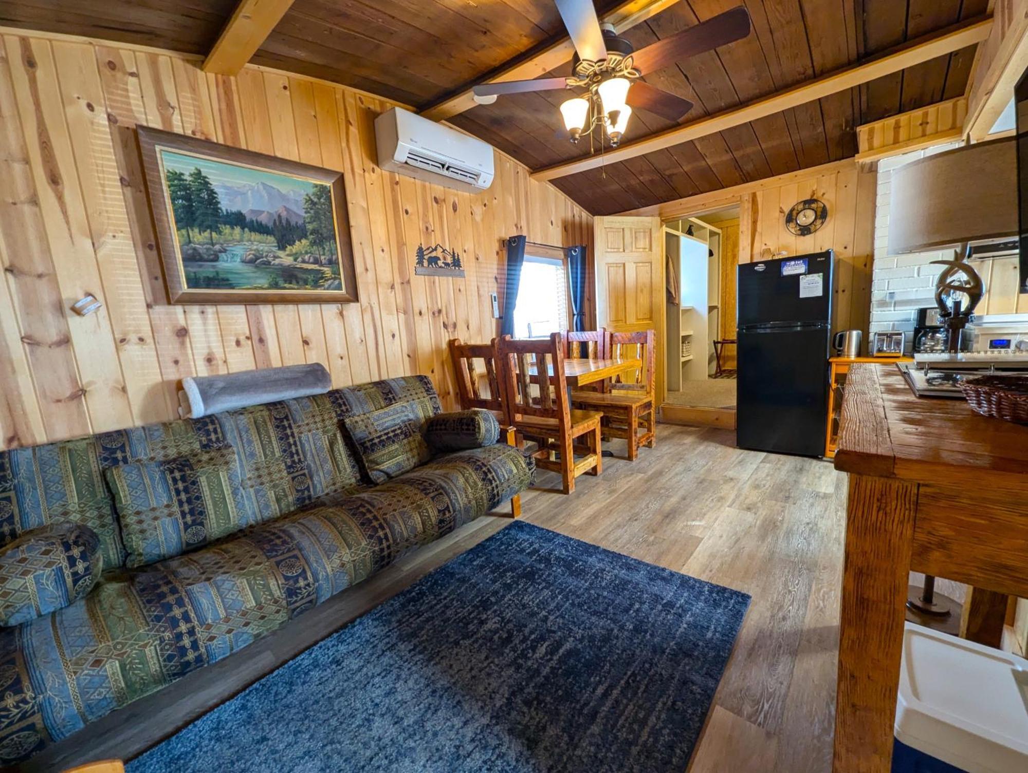 Yellowstone'S Treasure Cabins Gardiner Exteriör bild